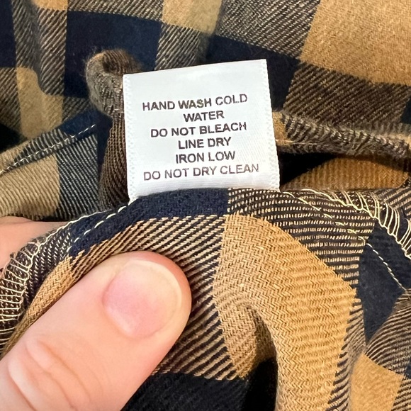 Carly Jean Los Angeles Flannel Top - Picture 6 of 6